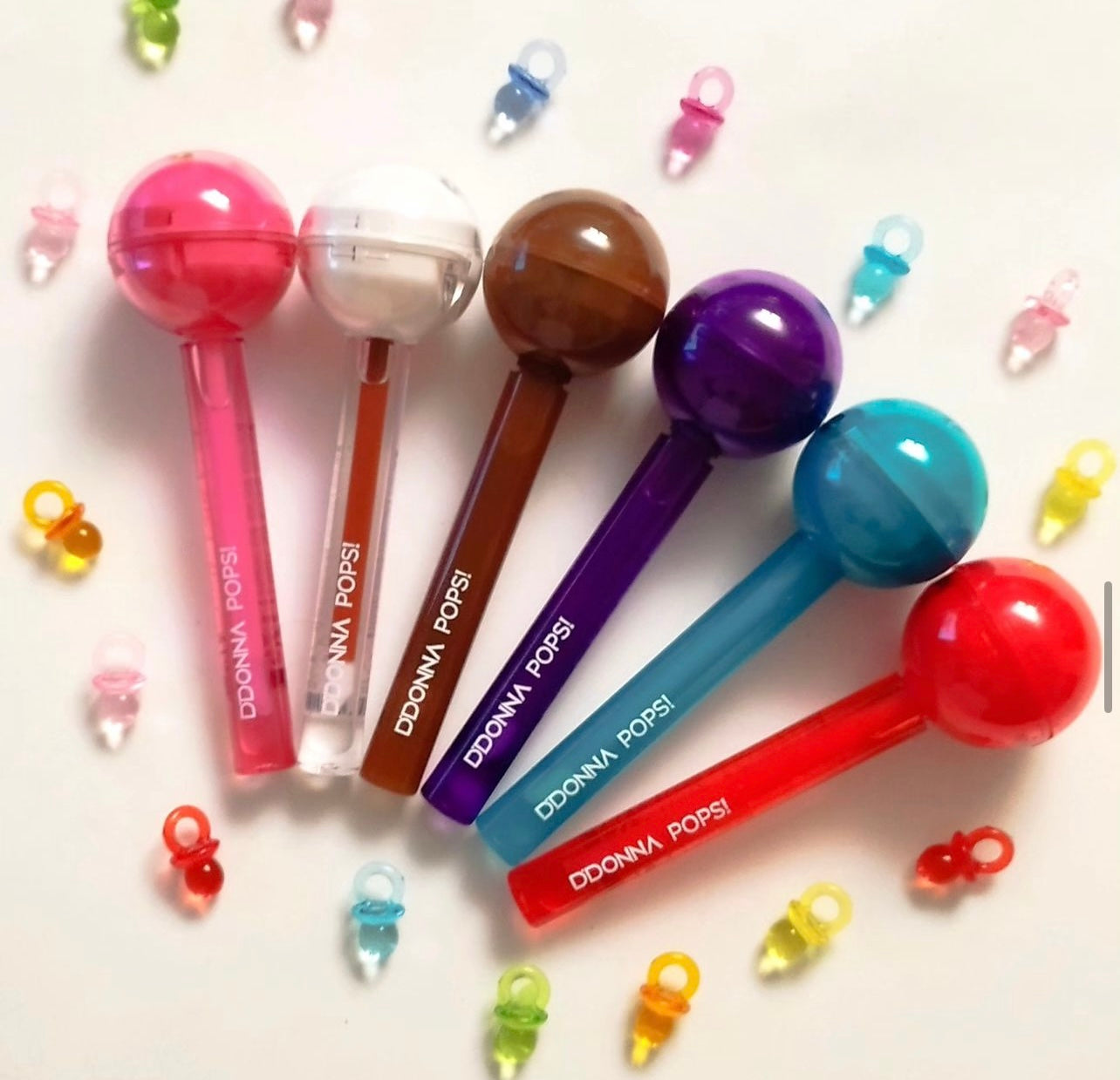 BÁLSAMO LABIAL Y BRILLO POPS
